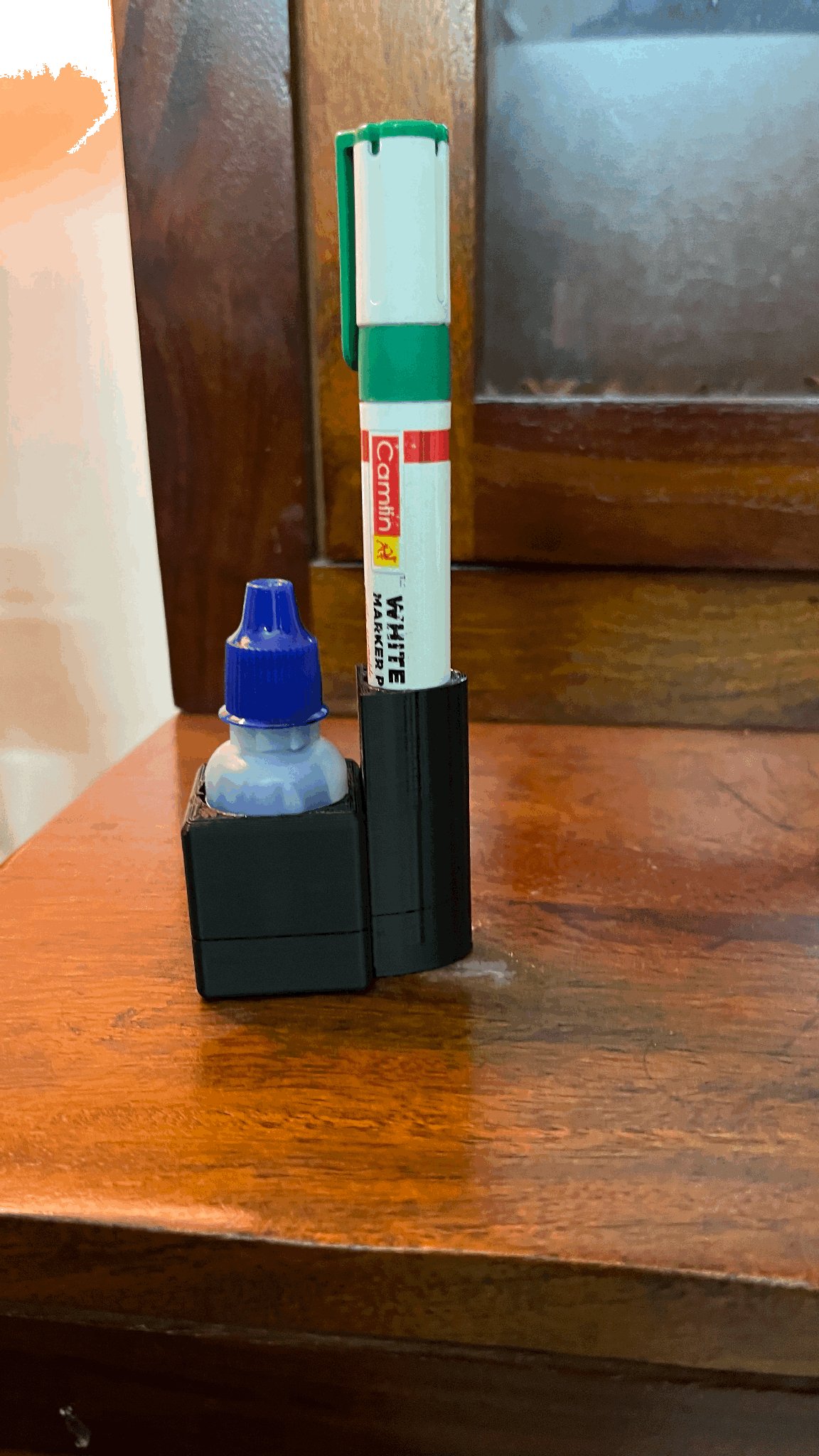 Giá đỡ bút dạ bảng trắng với giá đỡ thay thế