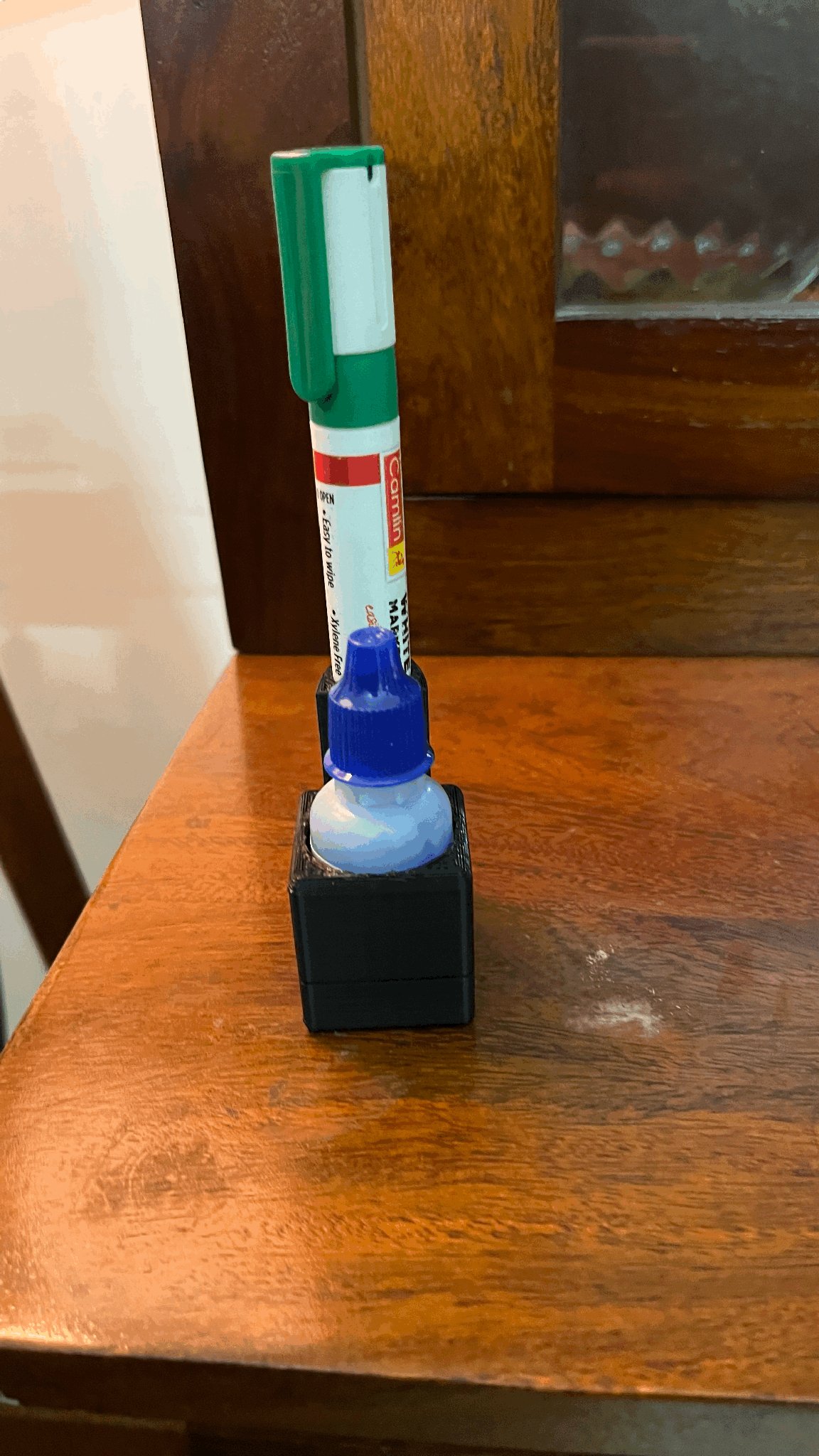 Giá đỡ bút dạ bảng trắng với giá đỡ thay thế