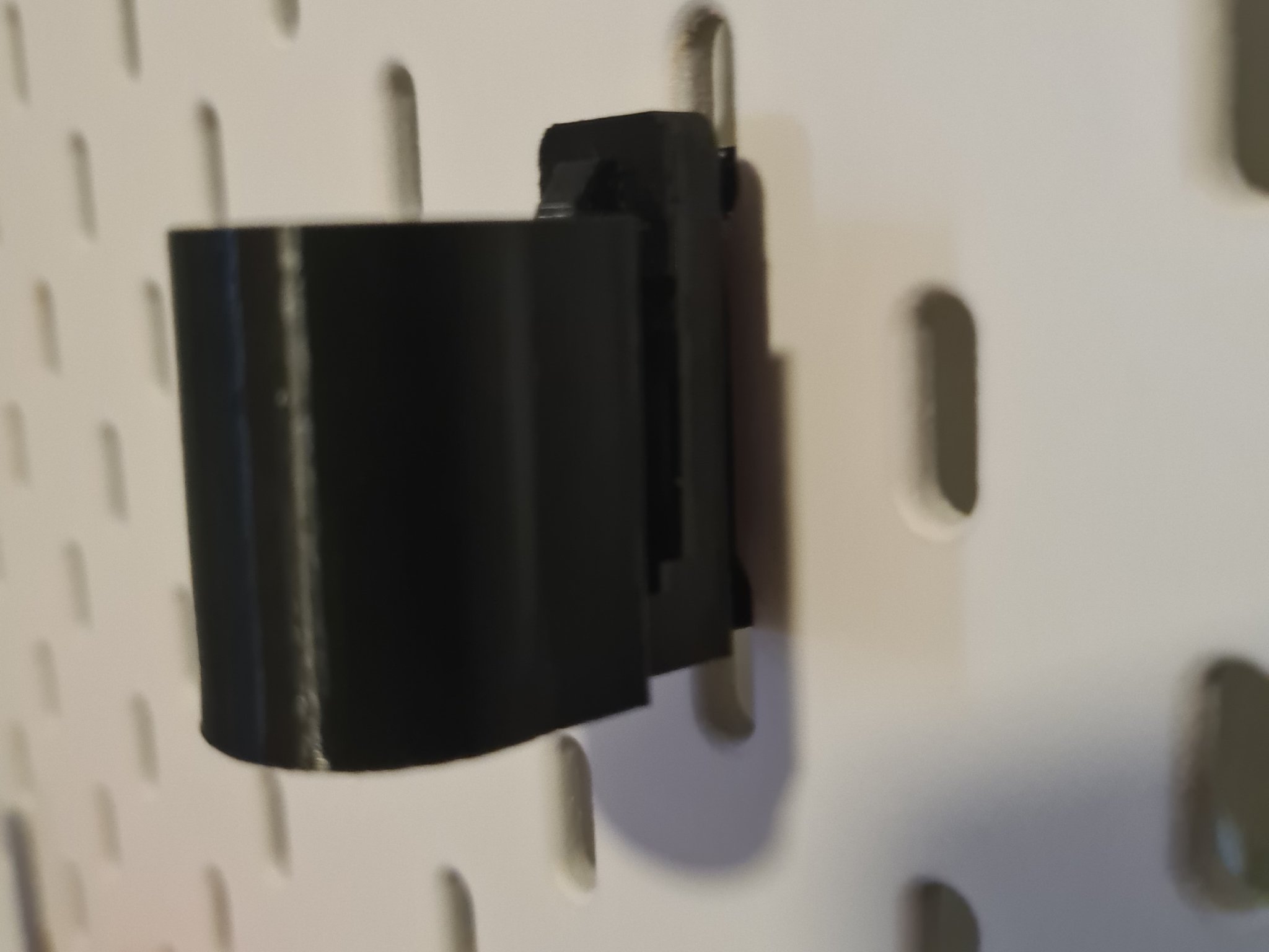 Giá đỡ bơm tách hàn cho skadis với móc đa năng