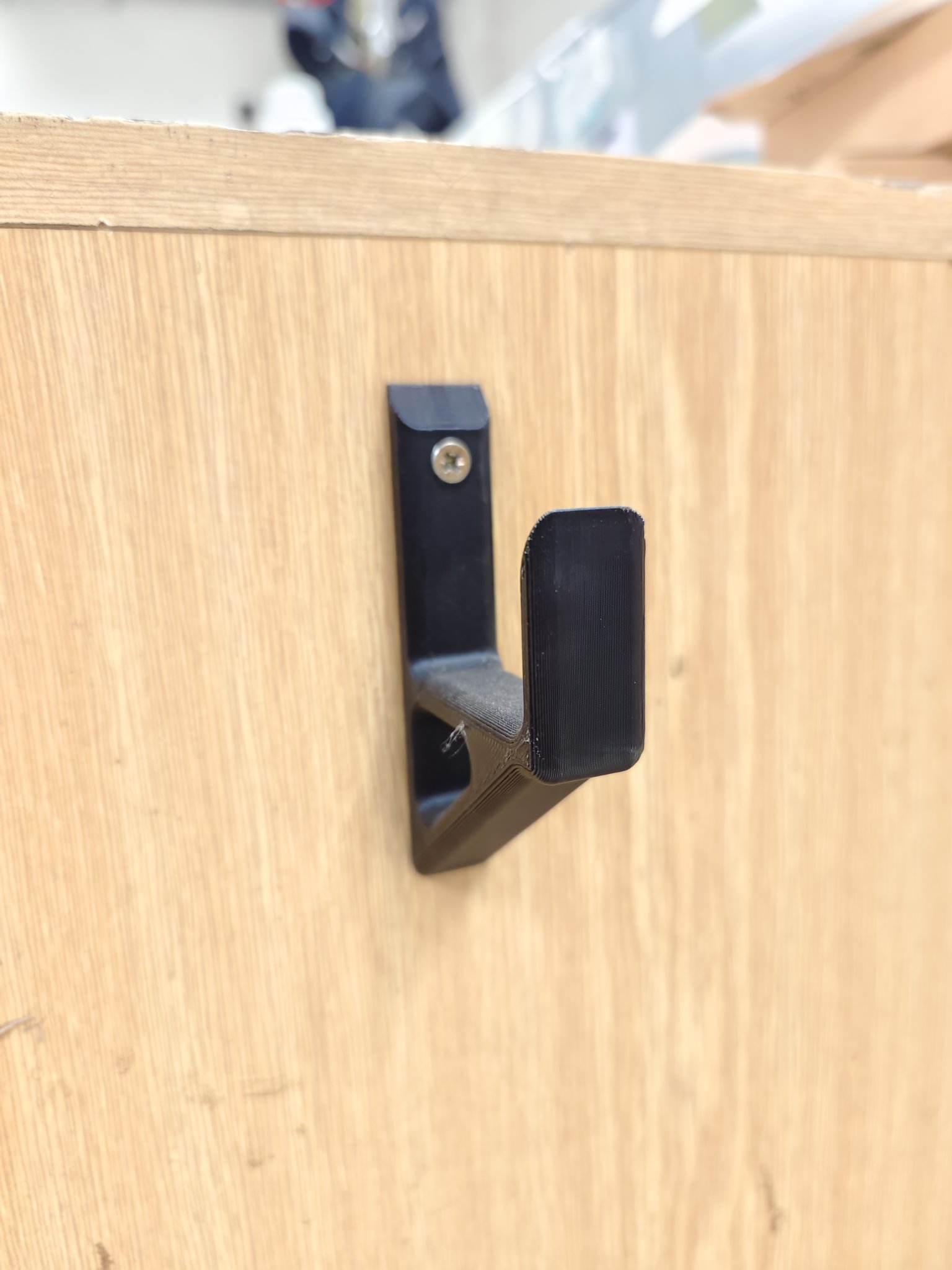 Giá treo tường thiết kế riêng cho vật nặng