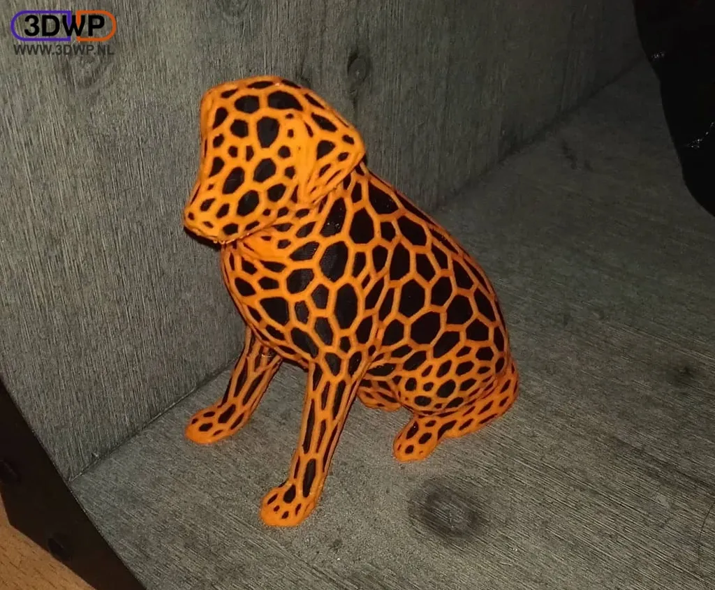 Labrador hai màu phong cách Low Poly và Voronoi