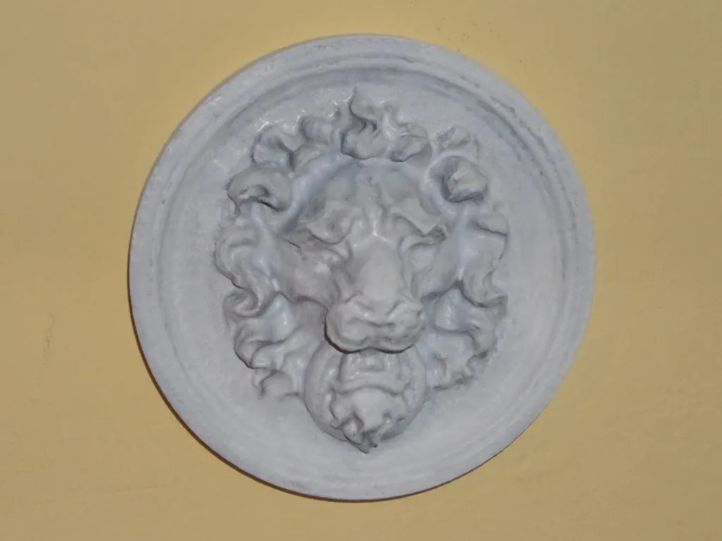 Mặt nạ đầu sư tử treo tường