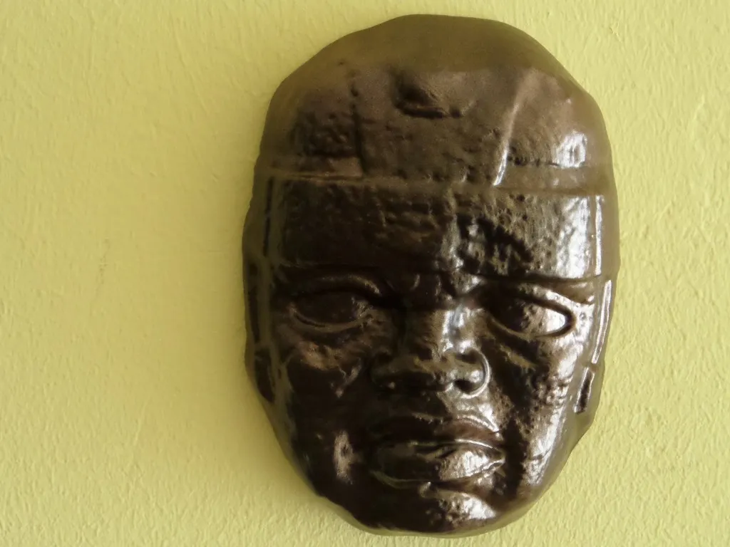 Đầu lâu Olmec treo tường nghệ thuật cổ đại