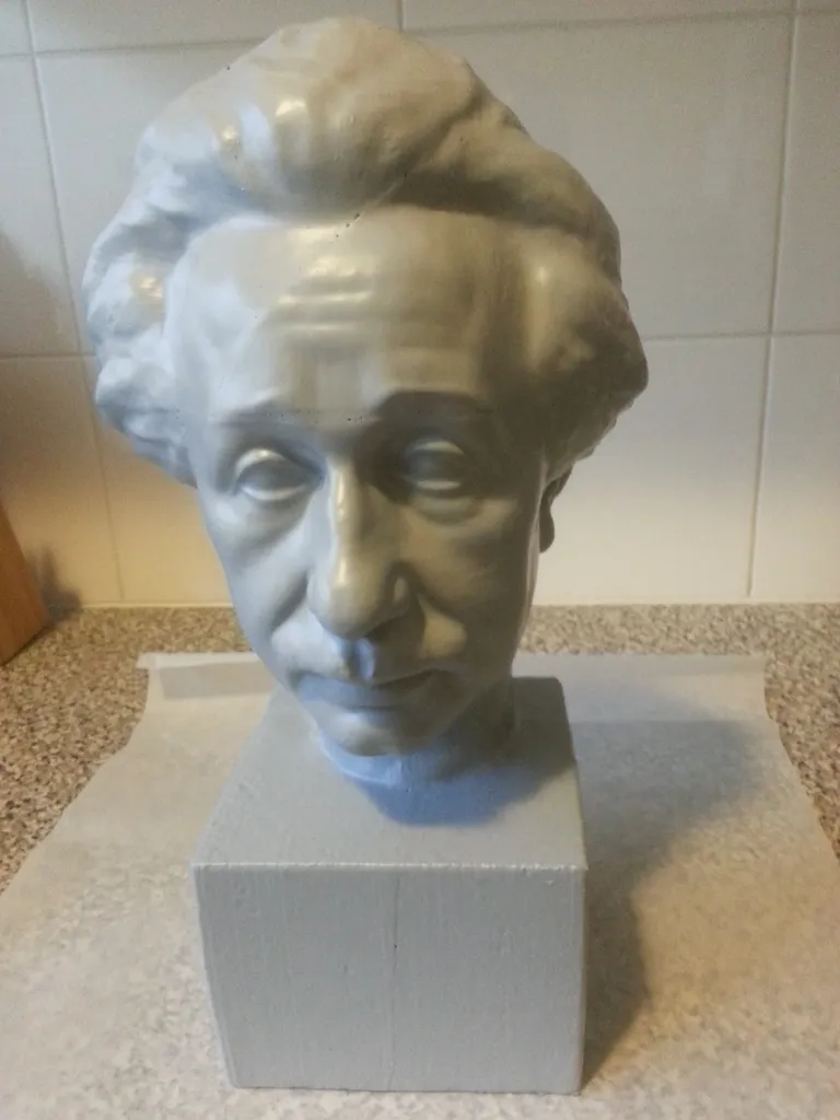 Tượng bán thân Albert Einstein quét 3D từ Usher Gallery