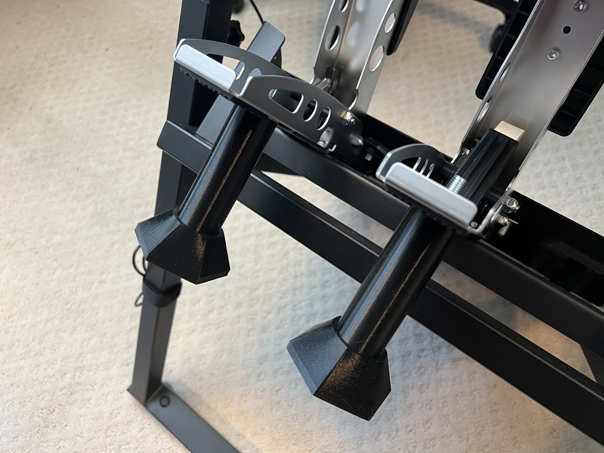 Giá đỡ chân cho bàn đạp Fanatec CSL