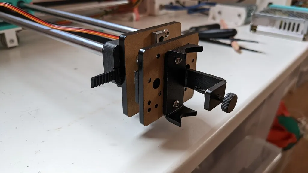 Giá đỡ bút dựa trên ray tuyến tính cho máy plotter