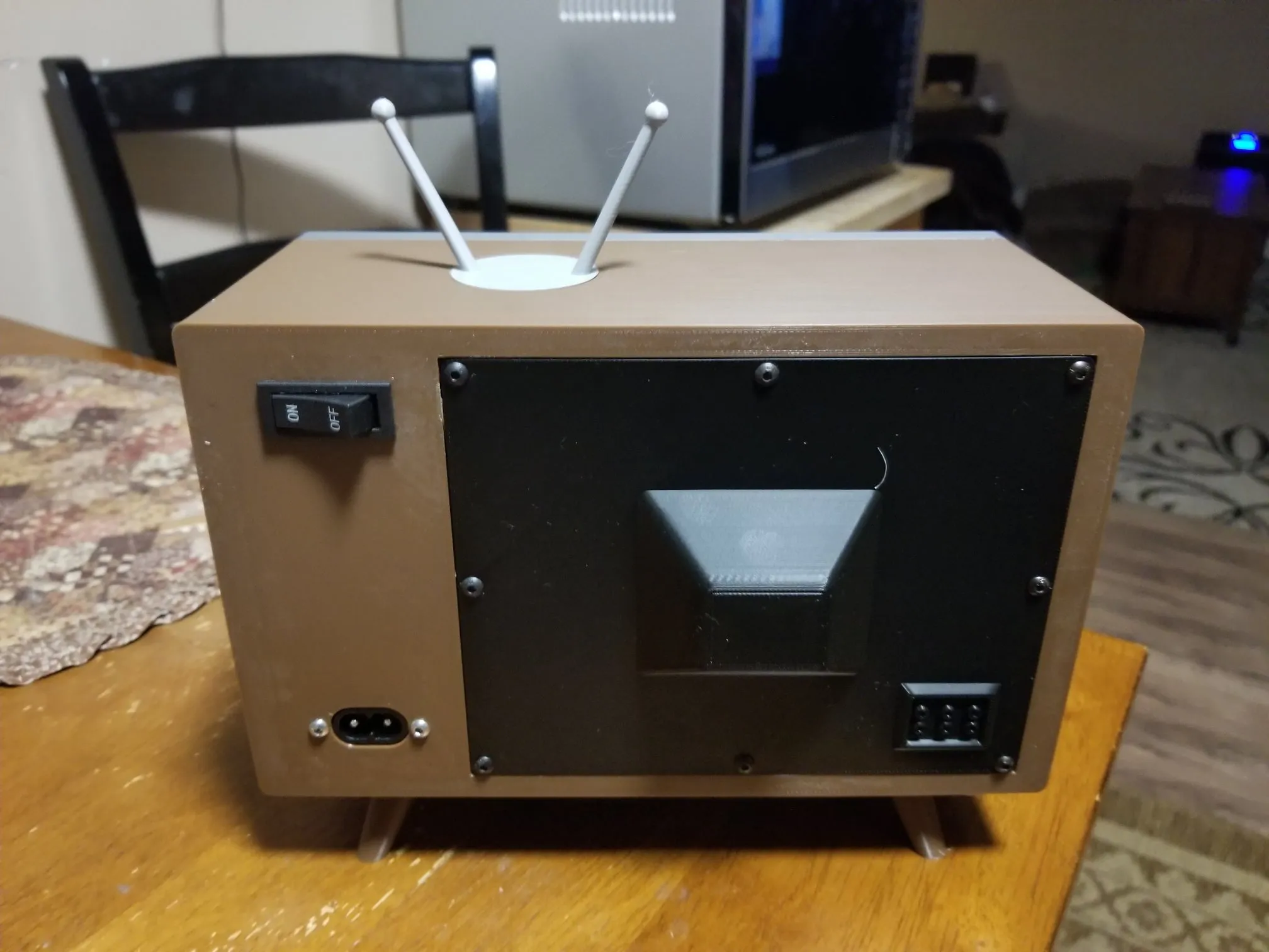 Hộp đèn lithophane kiểu TV ống retro