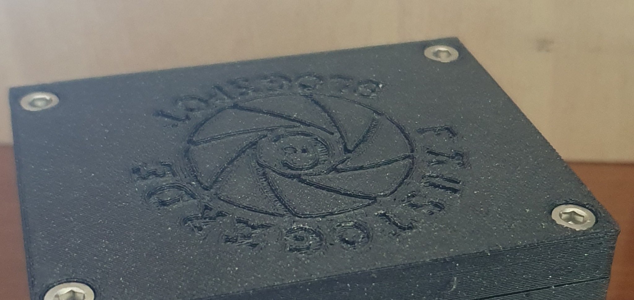 Hộp kết nối dây cáp ngoài trời với nắp đậy vít M*4 30