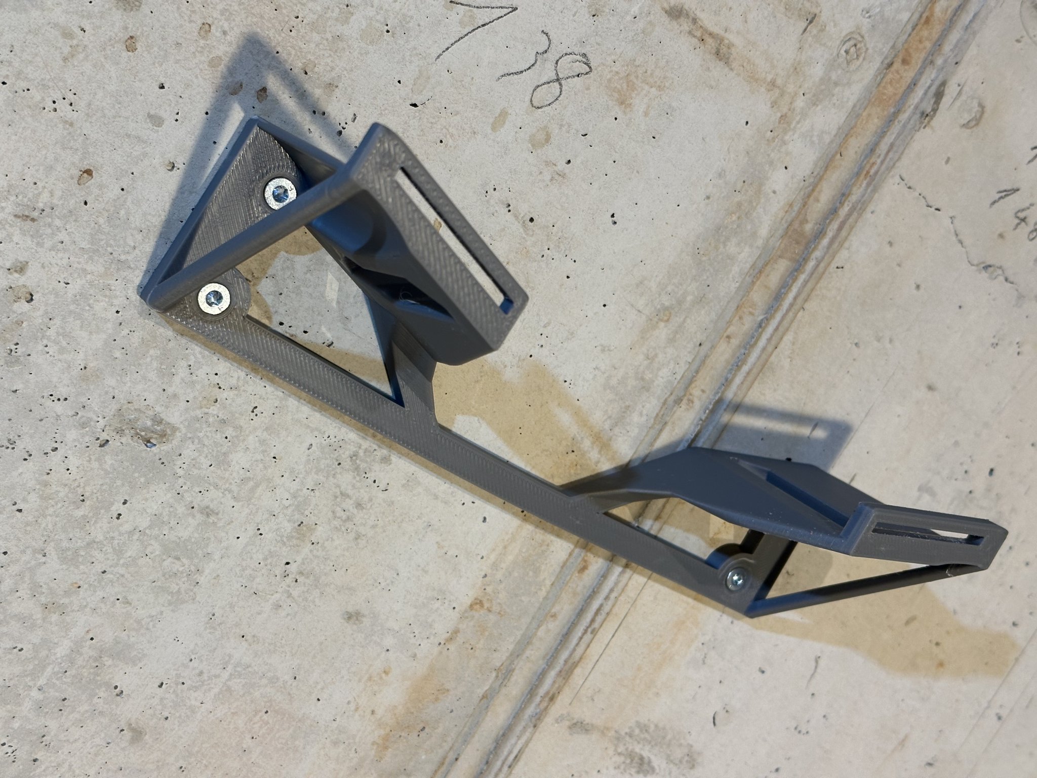 Giá đỡ tường cho xe điều khiển từ xa Arrma Notorious 6S