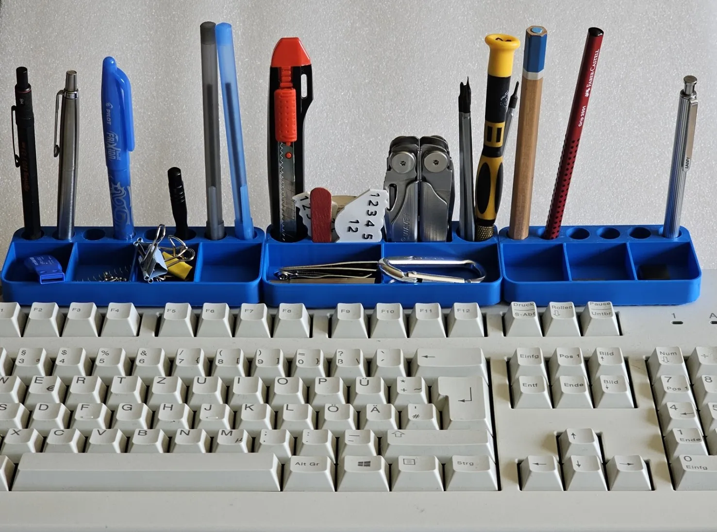 Giá đỡ bút gắn trên bàn phím Cherry G80