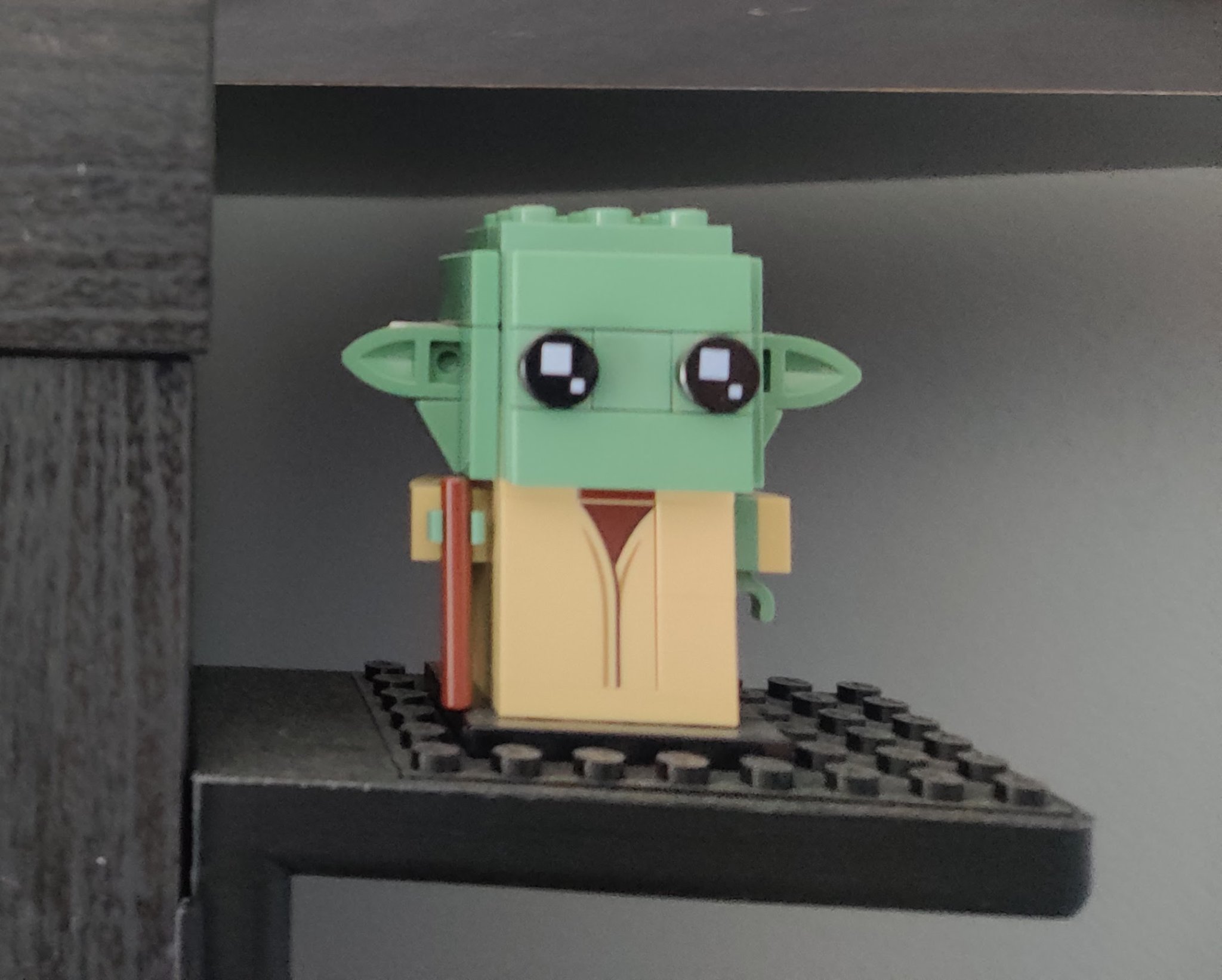Giá đỡ bên cho bộ Lego BrickHeadz trên kệ IKEA KALLAX
