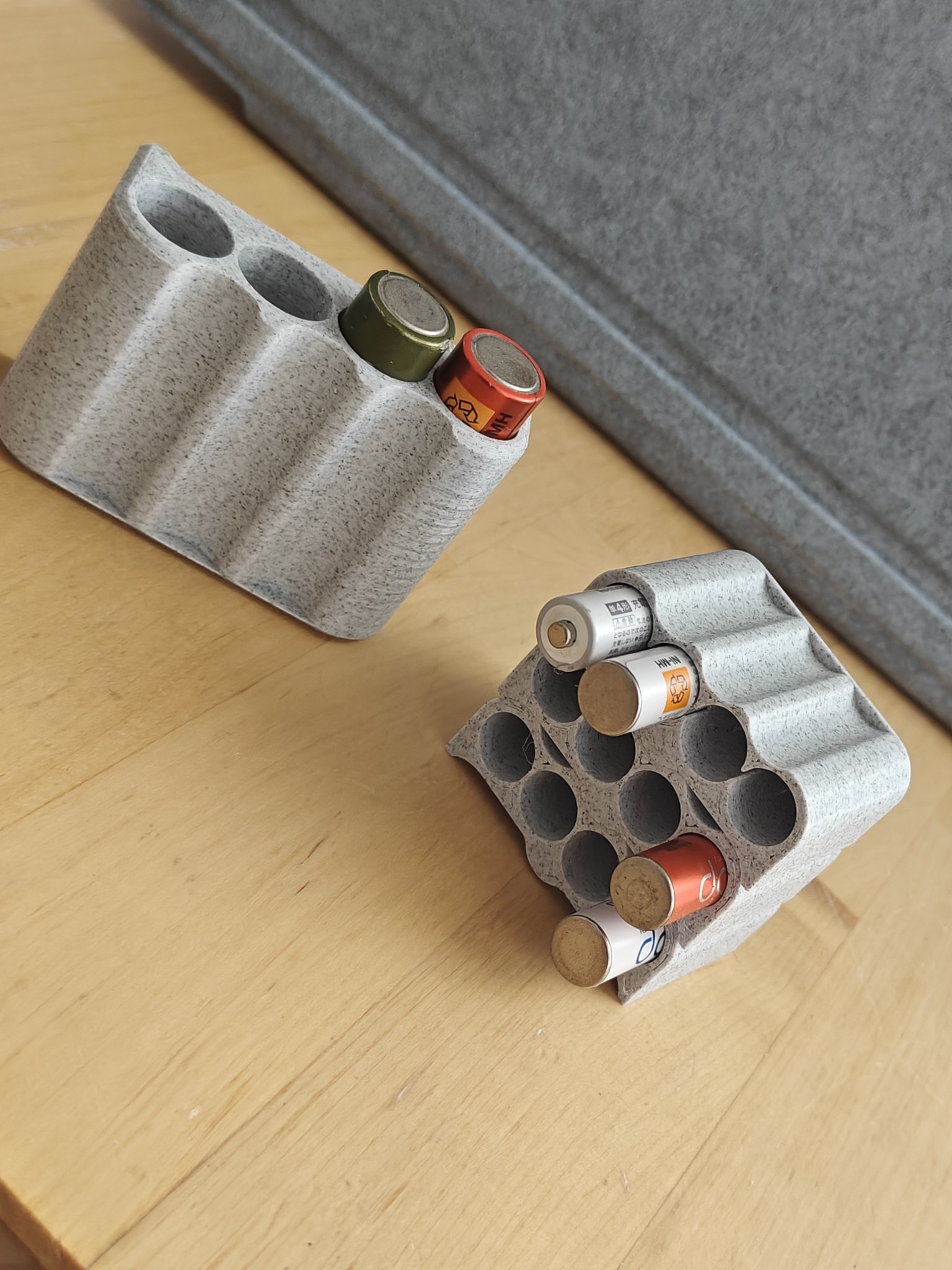 Giá đỡ pin AA & AAA xếp chồng được cho Eneloop