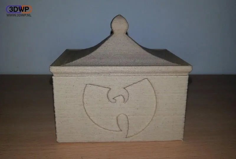 Hộp Wu-Tang có nắp với logo đặc trưng