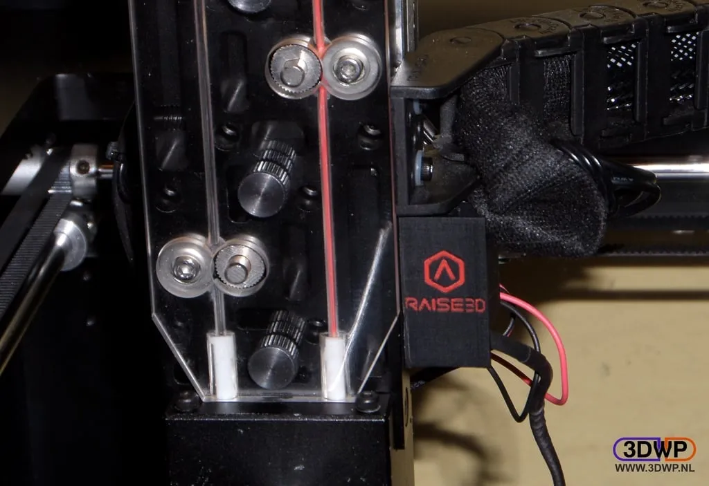 Bìa bảo vệ bảng điều khiển đùn màu đôi Raise3D