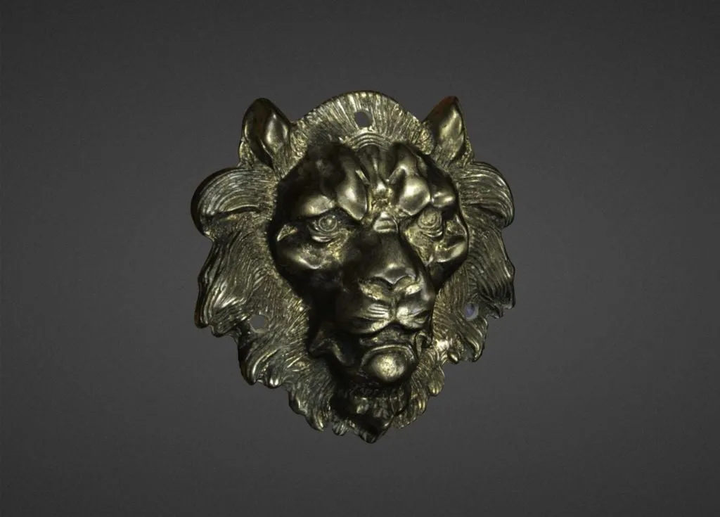 Đầu sư tử kim loại quét 3D với ba lỗ gắn tường