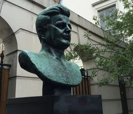 Tượng bán thân John F. Kennedy tại Marylebone, London