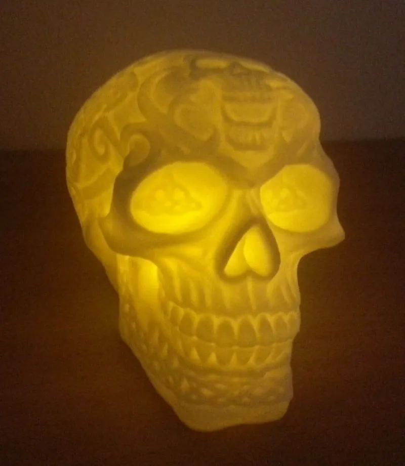 Đầu lâu Celtic rỗng với đèn LED trang trí