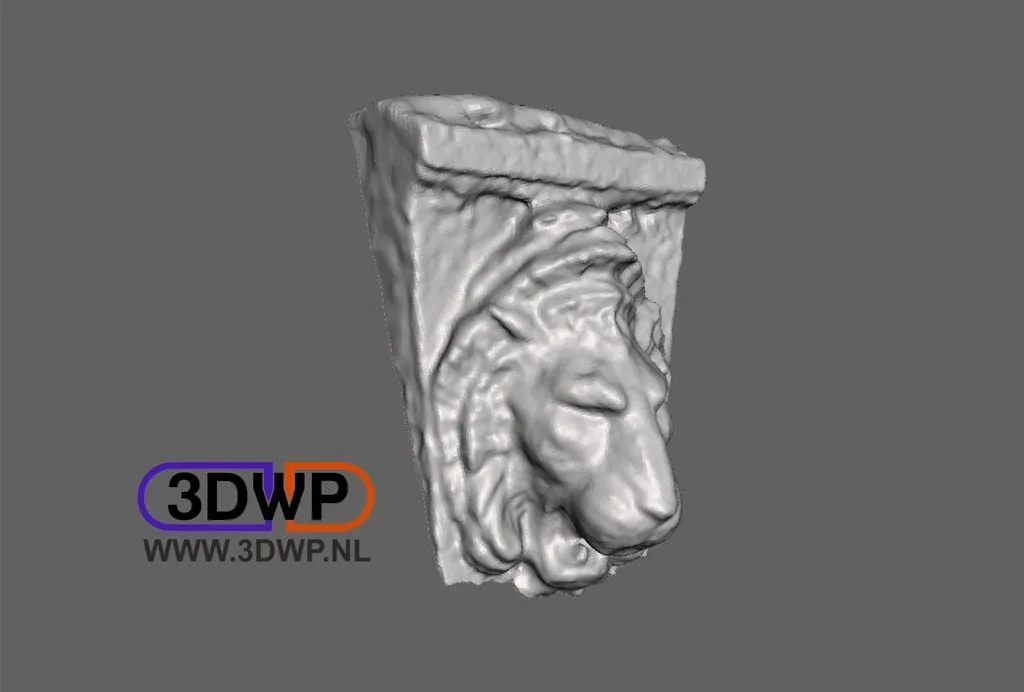 Tượng sư tử treo tường quét 3D từ Parque del Retiro