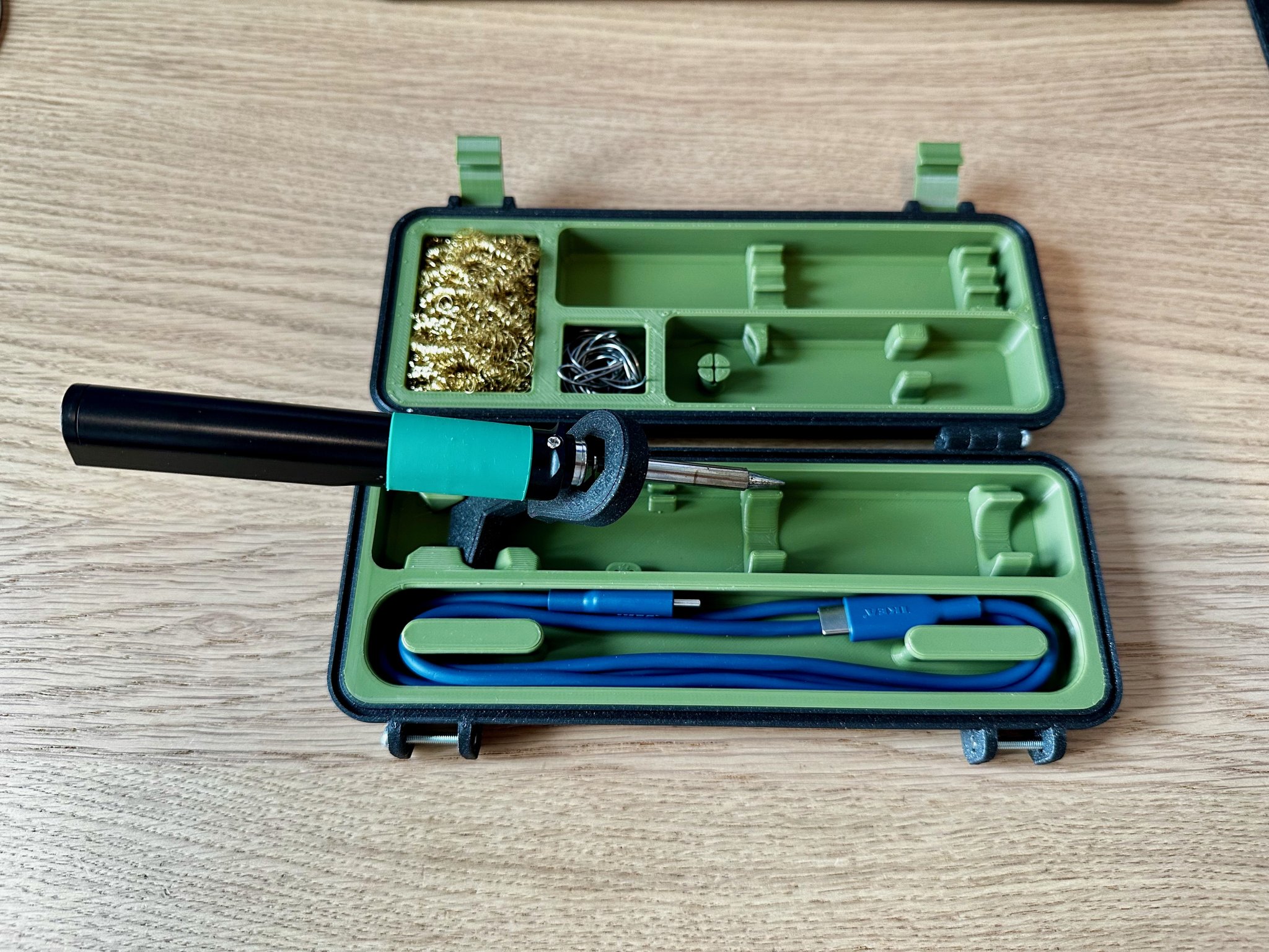 Giá đỡ Pinecil phản chiếu với chân lớn cho cáp lớn