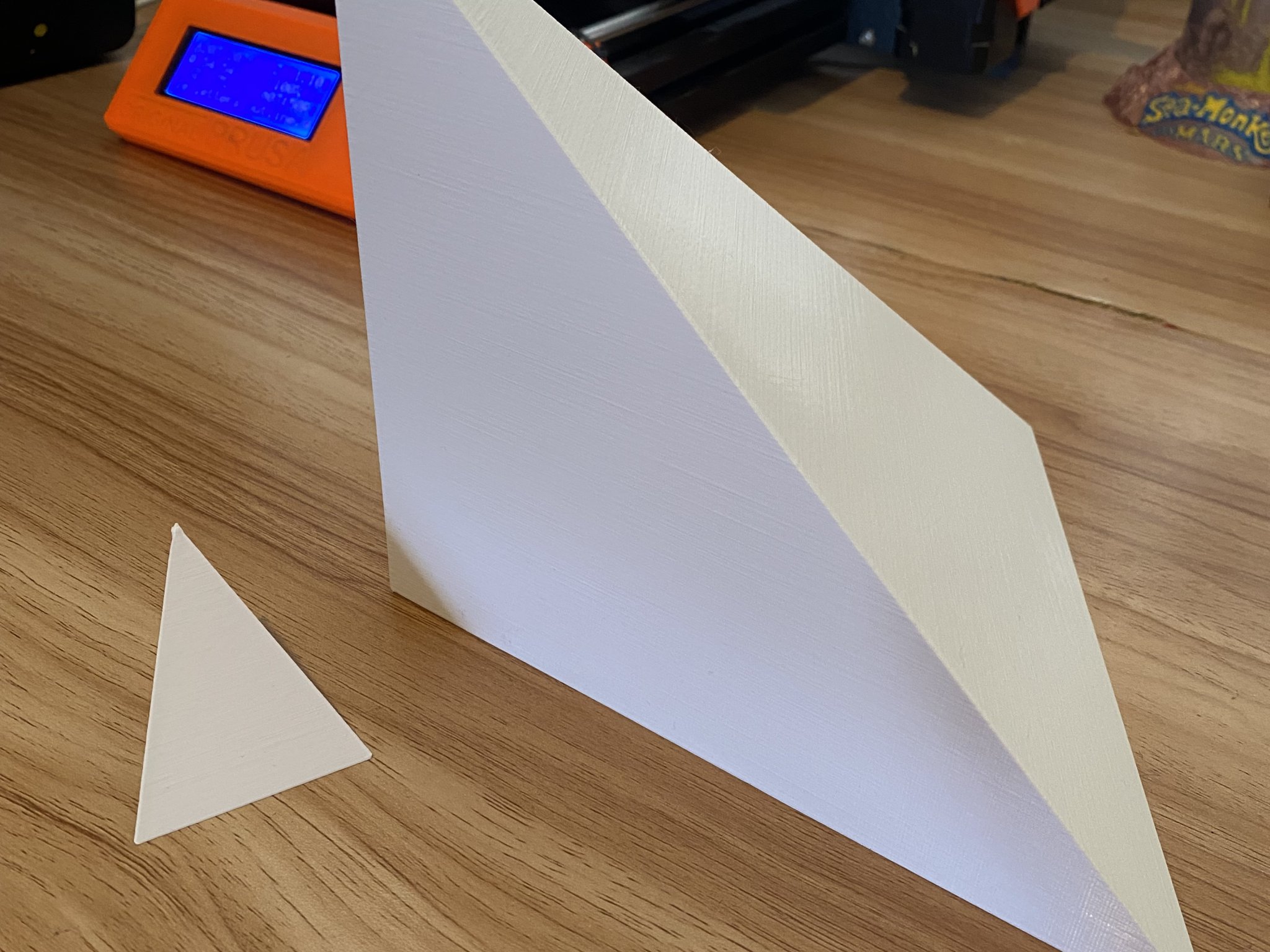 Tam giác tối thượng với thiết kế poly thấp nhất