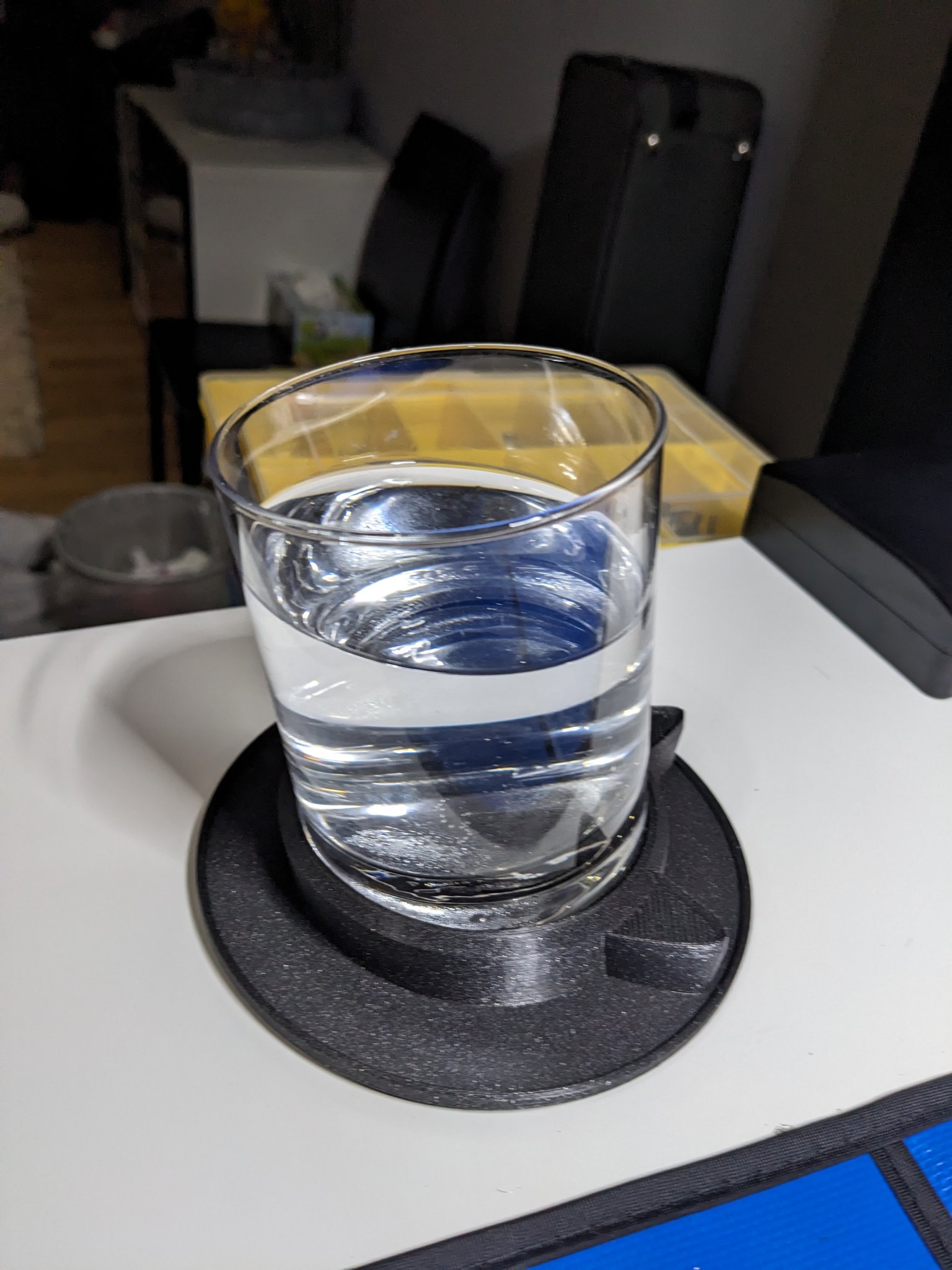 Giá đỡ cốc whiskey hình đầu mèo cho bạn mèo