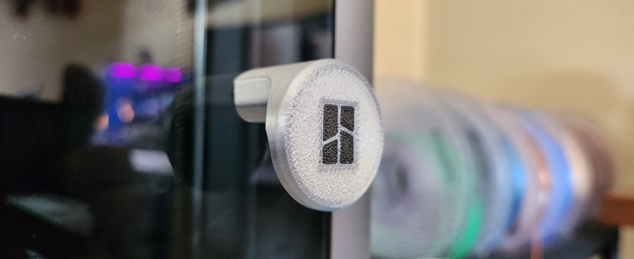 Tay nắm cửa Bambu X1 thiết kế tiện lợi cho cả hai tay