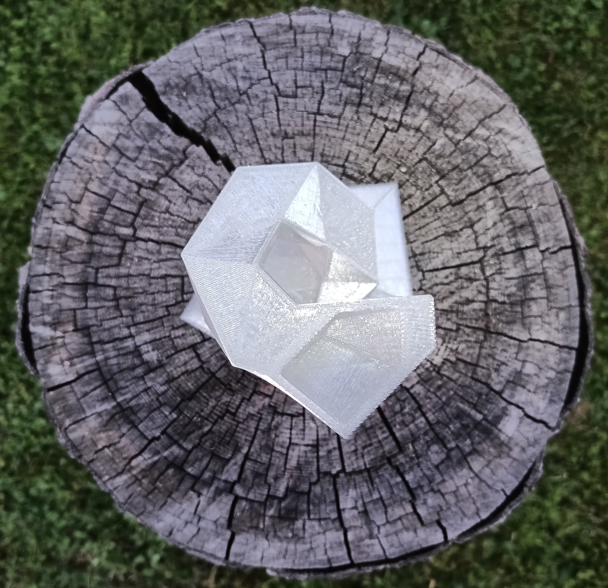 Tháp xí ngầu xoắn ốc (Low Poly)