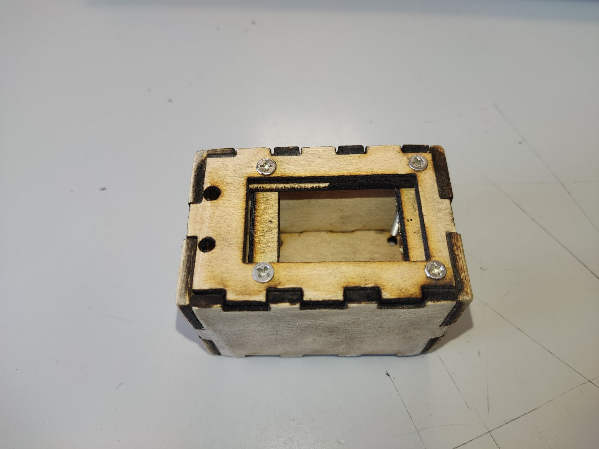 Vỏ bọc cho NerdMiner V2 chế tạo bằng CNC laser