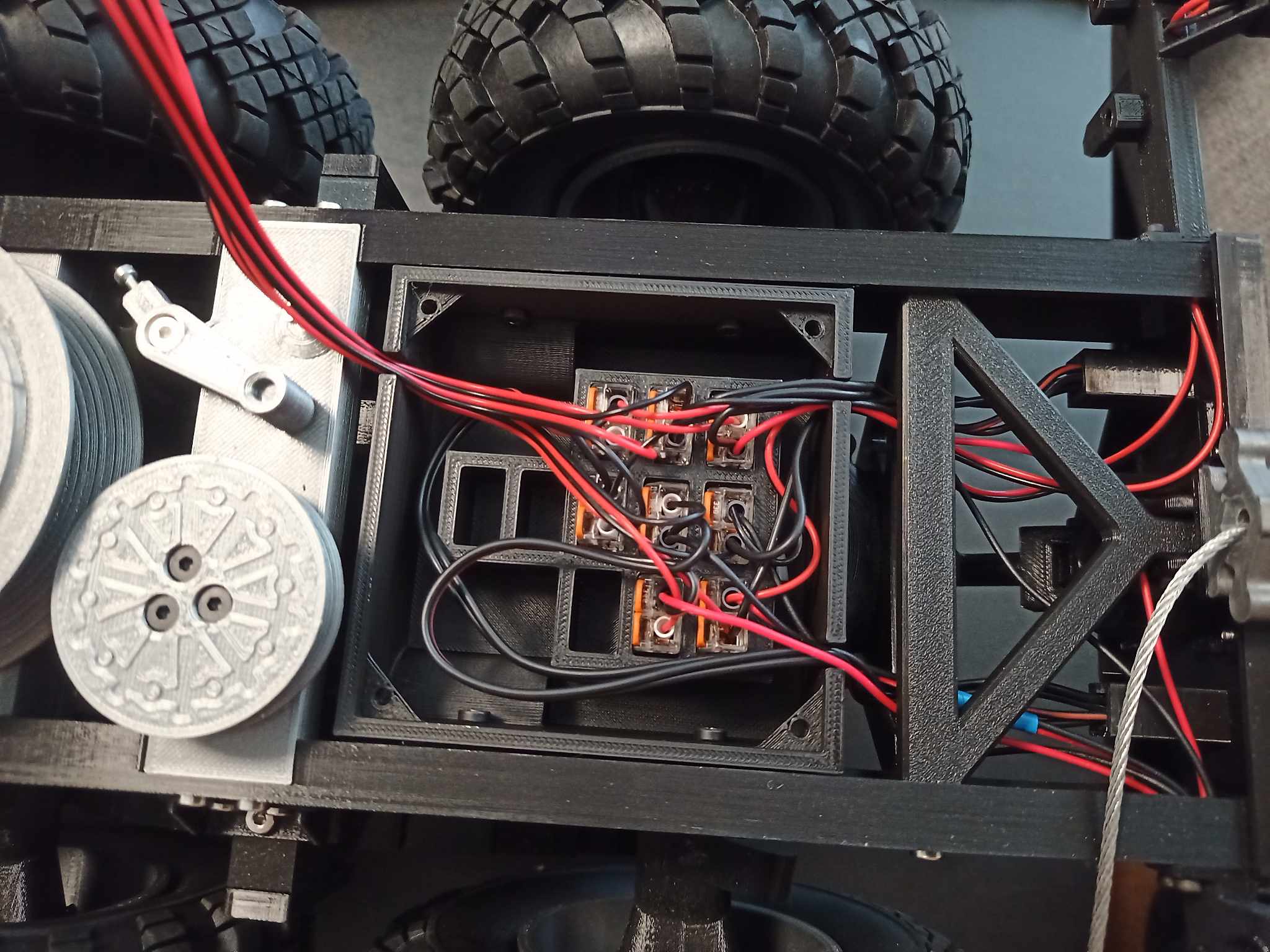 Hộp chứa kết nối WAGO cho xe Tatru 8x8