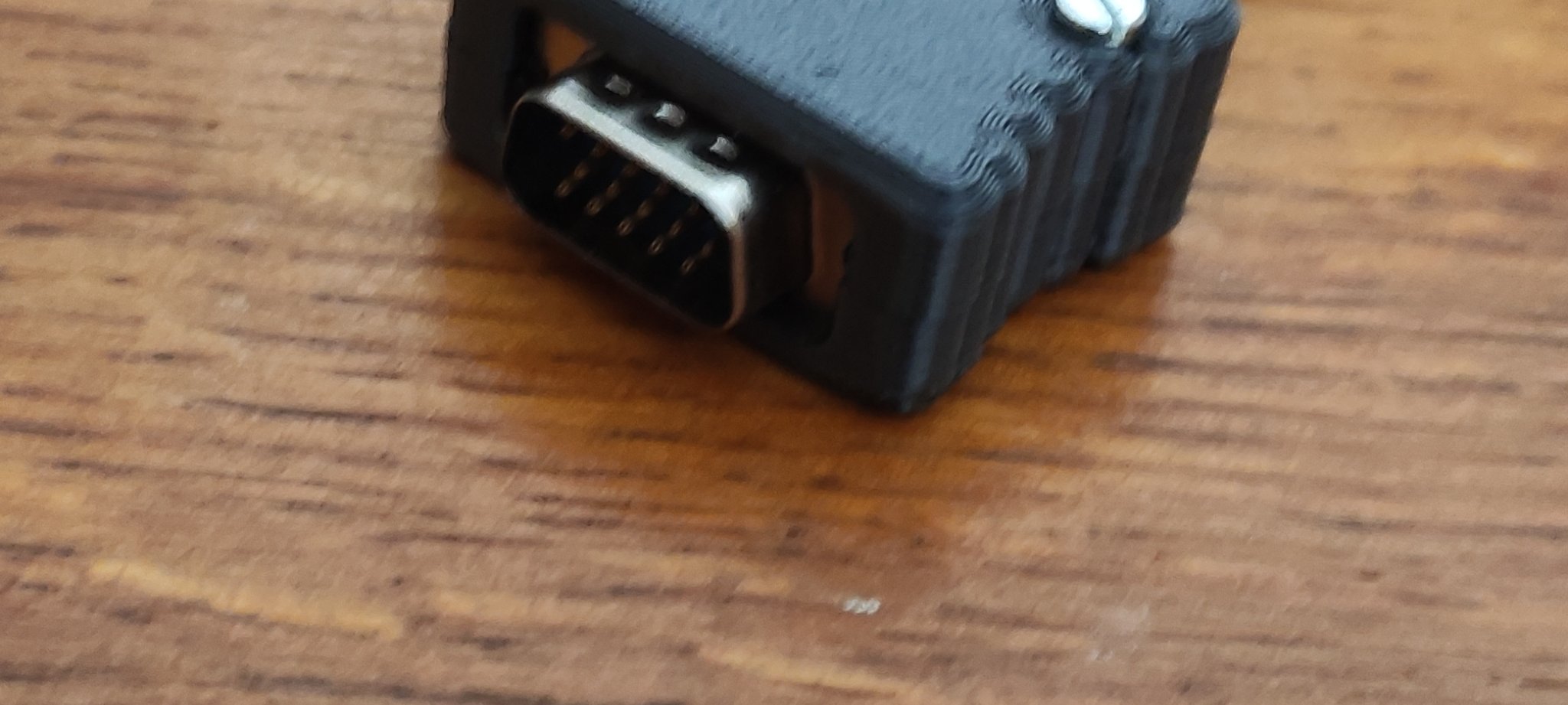 Vỏ bọc cho kết nối DB9 với 2 ốc vít và 2 đai ốc M3