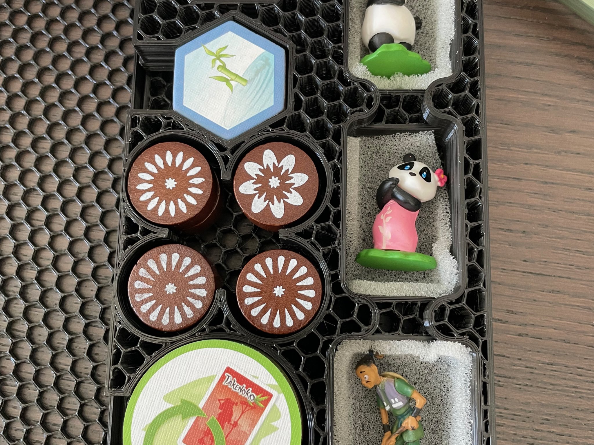 Giá đỡ tổ chức cho trò chơi Takenoko và mở rộng Chibis