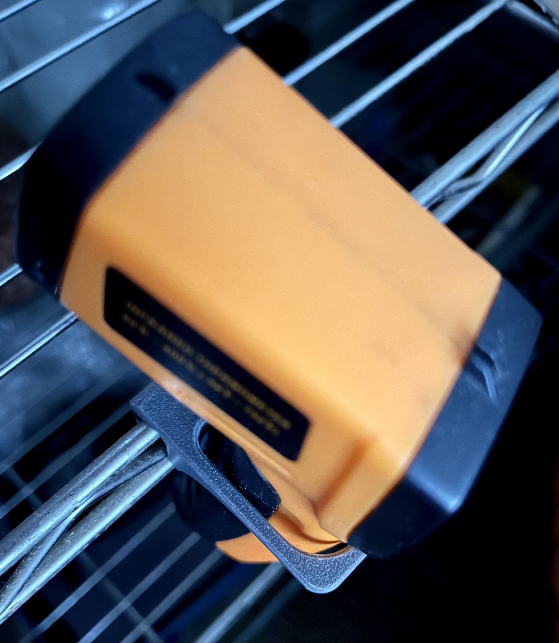 Giá đỡ nhiệt kế bằng giá dây in 3D không cần hỗ trợ