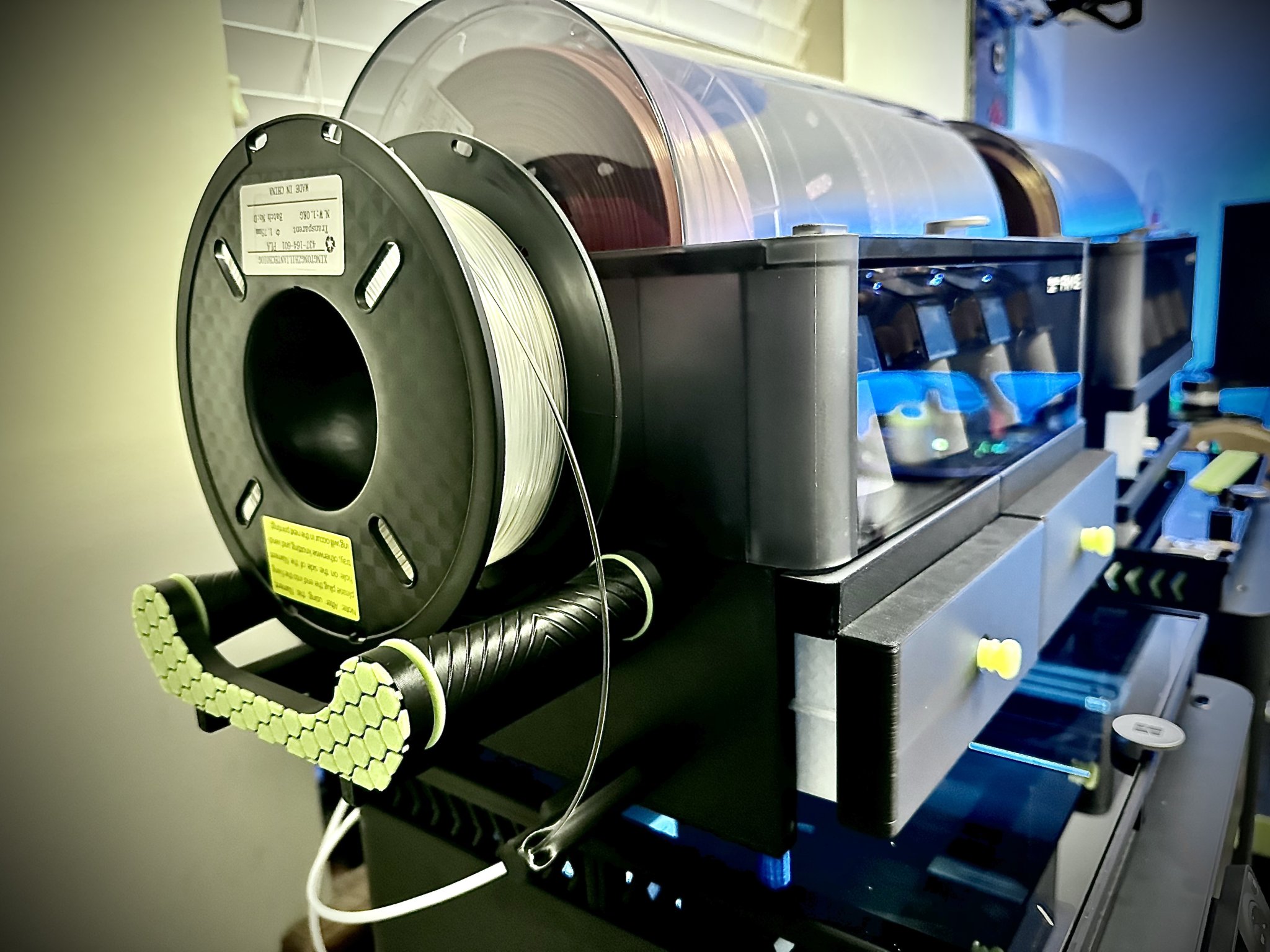 Giá đỡ cuộn filament bên hông cho bộ khay AMS