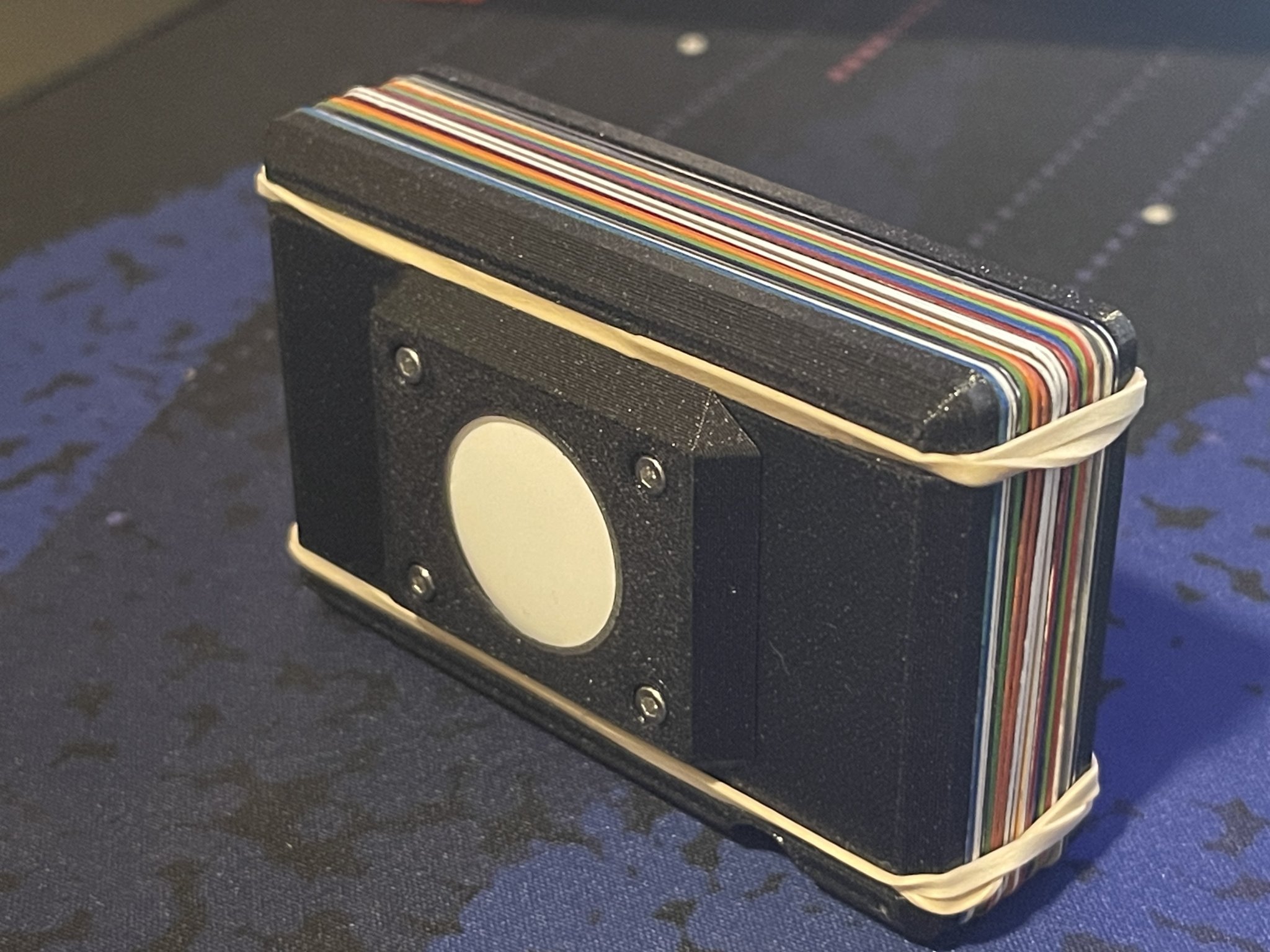 Ví đựng thẻ tín dụng với giá đỡ AirTag