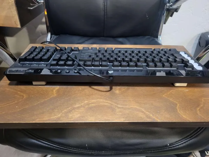 Chân đế cho bàn phím gập lại