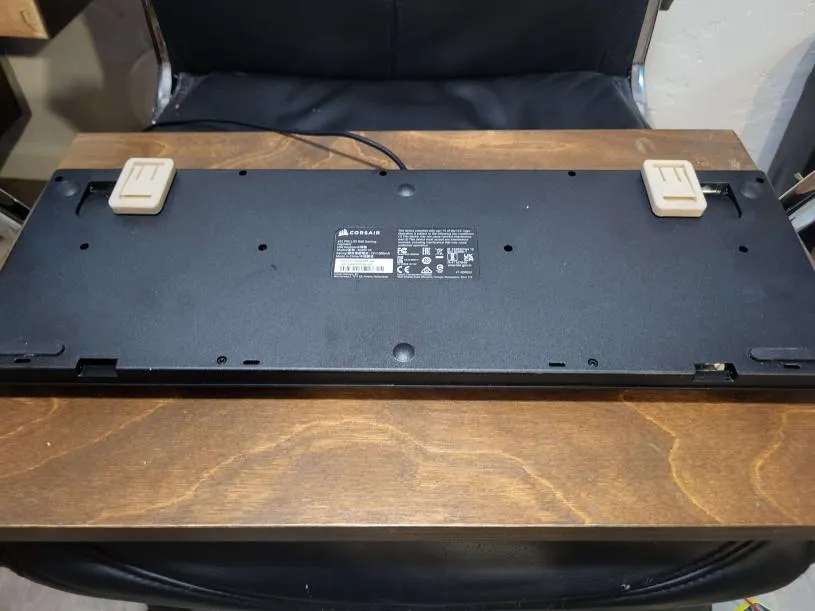 Chân đế cho bàn phím gập lại