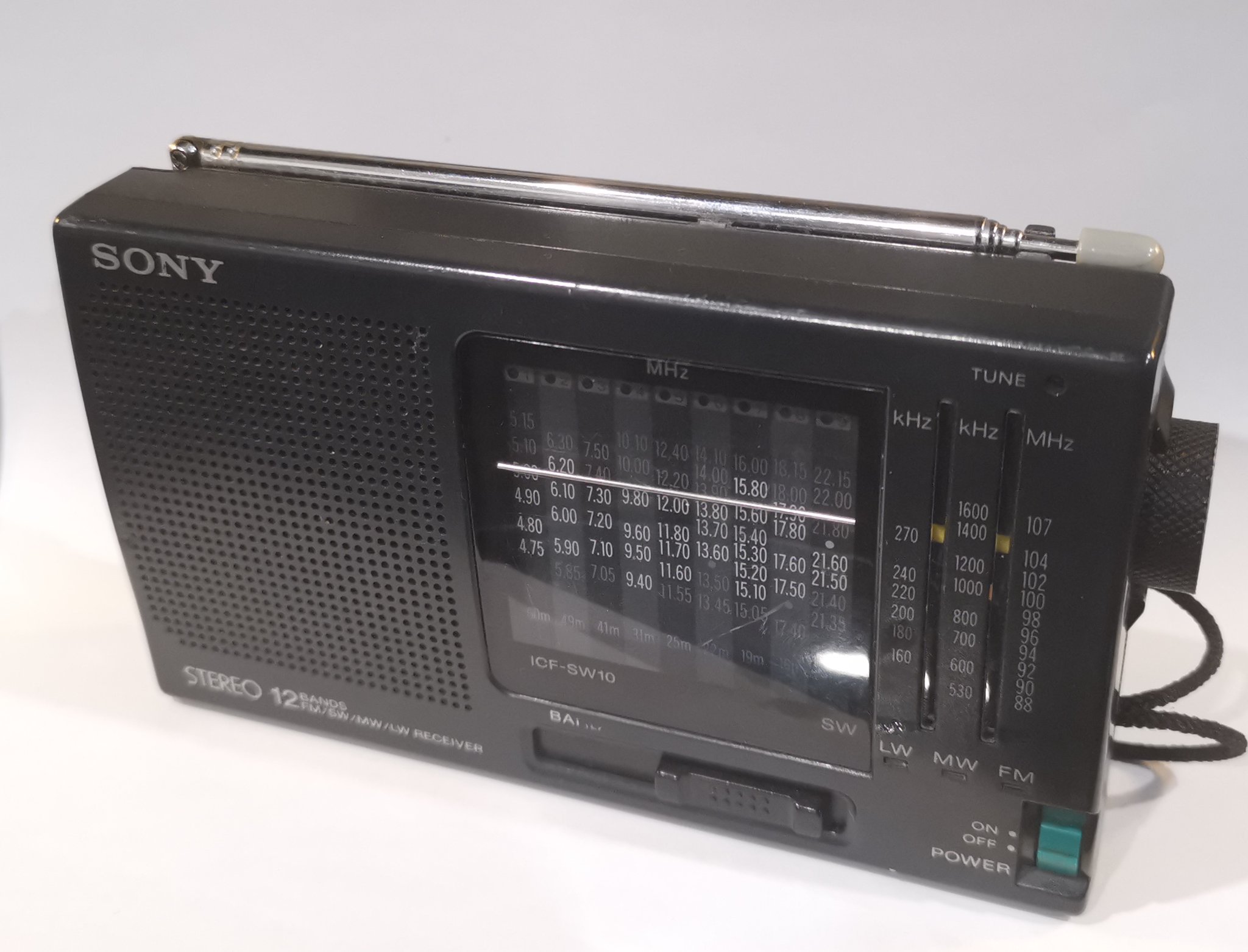 Núm xoay có rãnh 7.5mm cho thiết bị điện tử