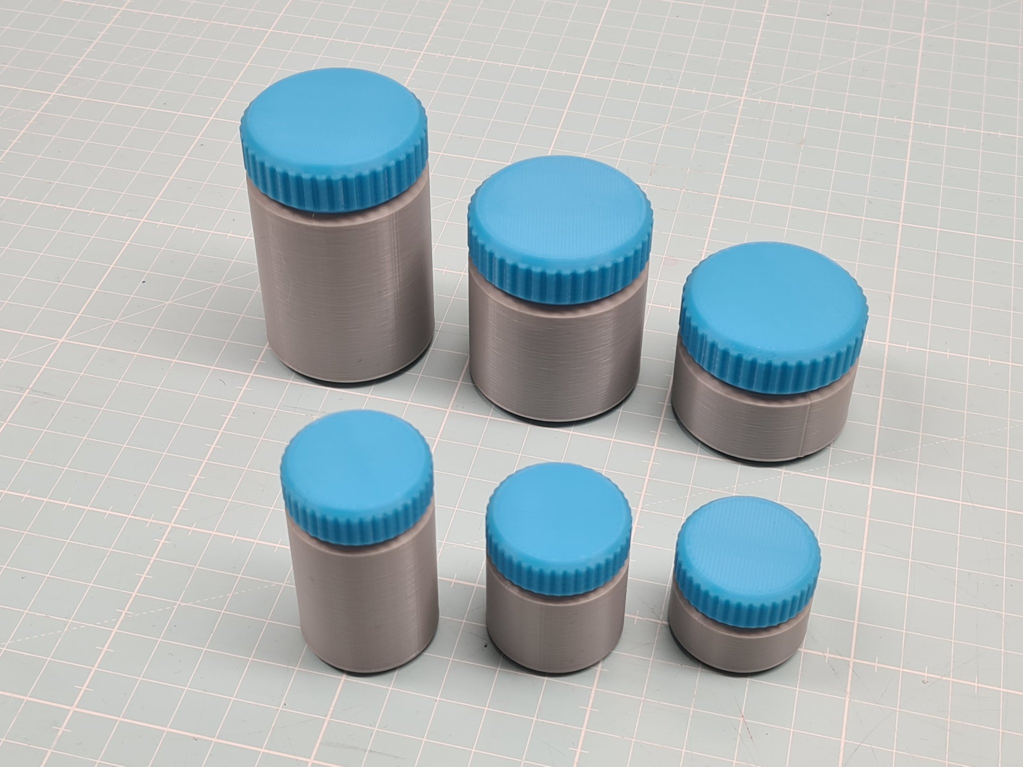 Hộp đựng thuốc và container ngoài trời đa dạng kích thước