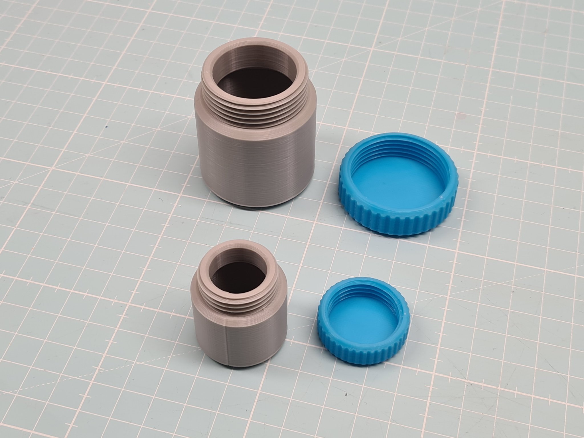 Hộp đựng thuốc và container ngoài trời đa dạng kích thước