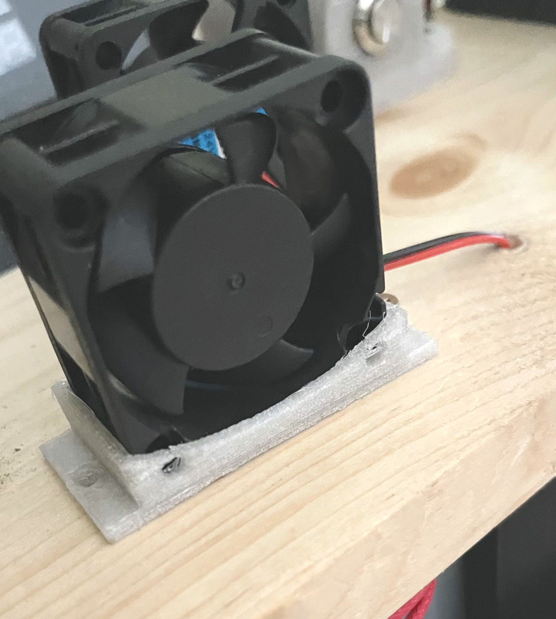 Giá đỡ quạt làm mát 4020 cho quạt 40x40x20mm DC 12V/24V 2-Pin