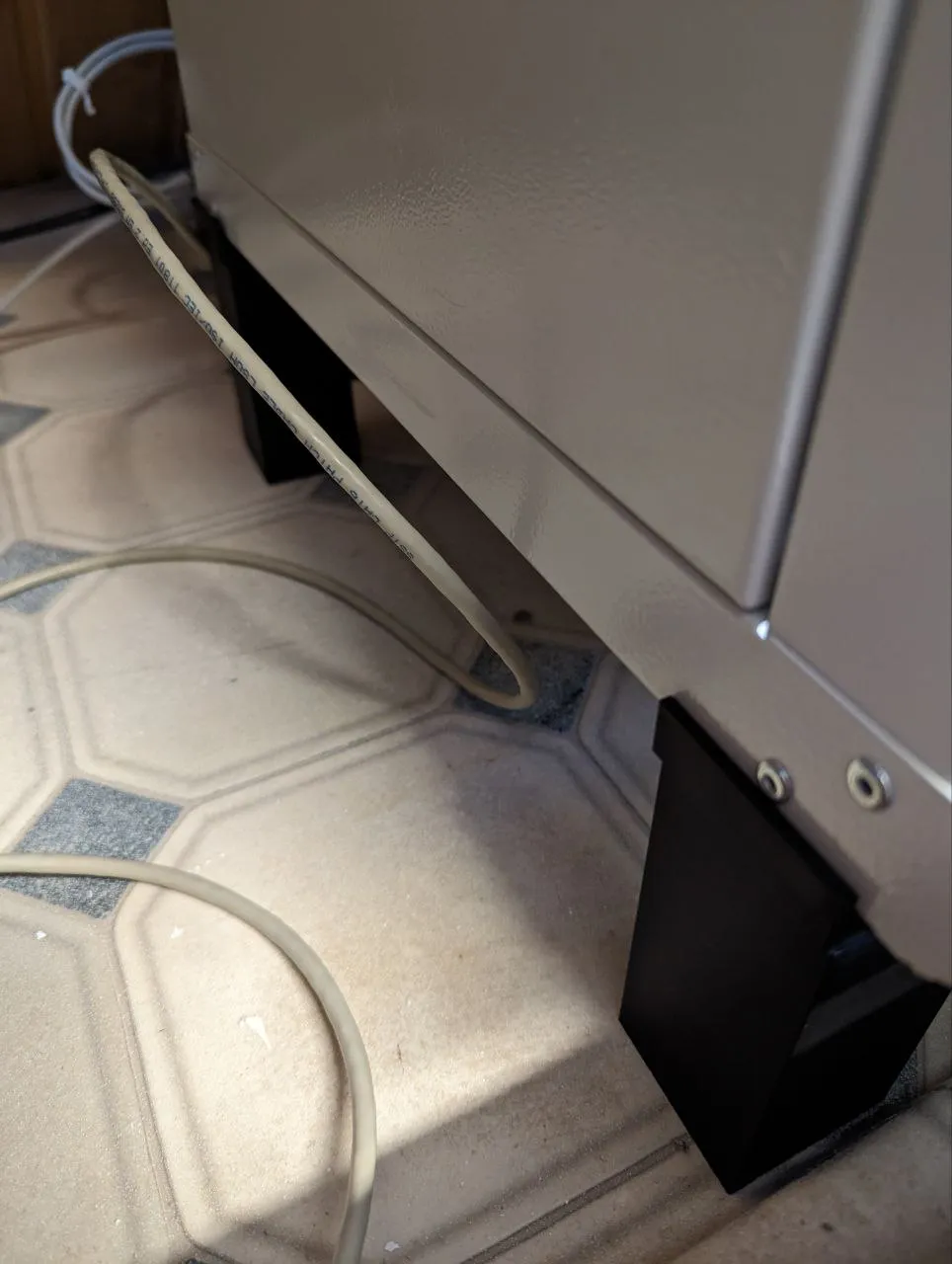 Giá đỡ chân cho giá máy chủ Digitus 19 inch