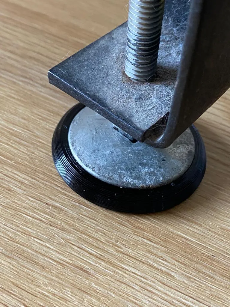 Bọc chân máy pinball gia đình Addams chống trầy xước