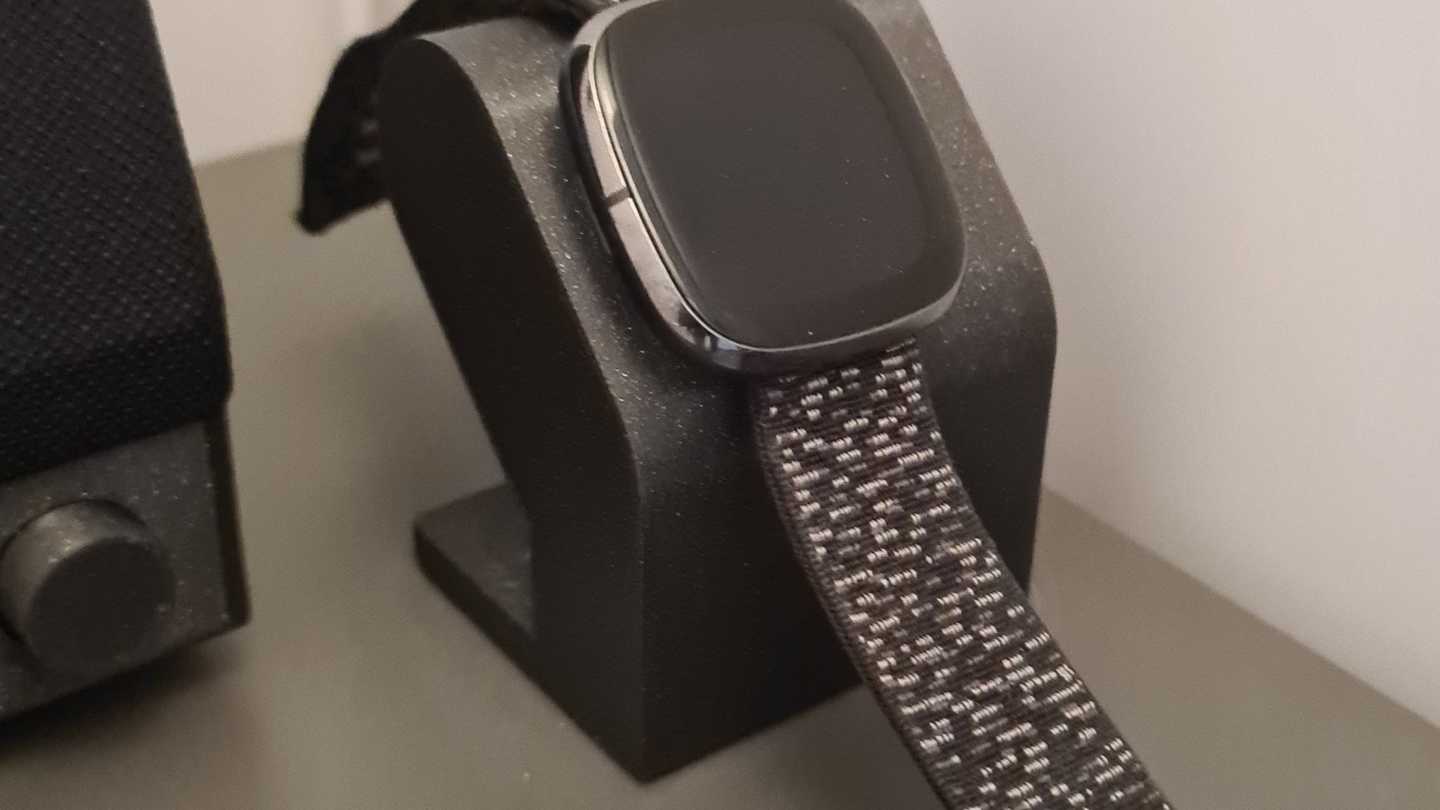 Đế sạc Fitbit Sense cho thiết bị đeo thông minh