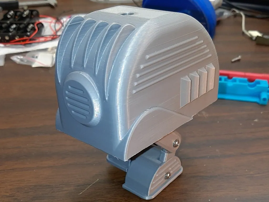 Robot đi bộ diesel-punk bằng động cơ N20