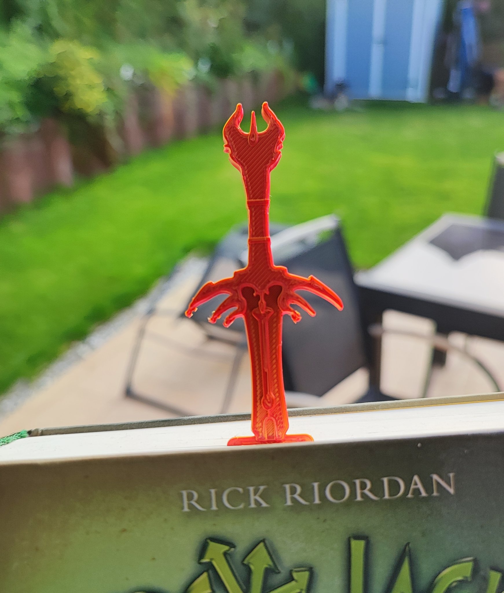 Đánh dấu sách hình kiếm huyền thoại thời trung cổ