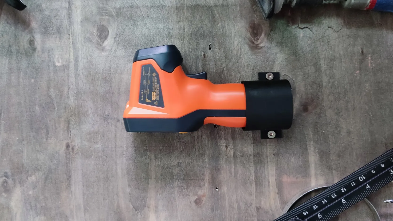 Giá đỡ nhiệt kế hồng ngoại cho tường từ Aliexpress