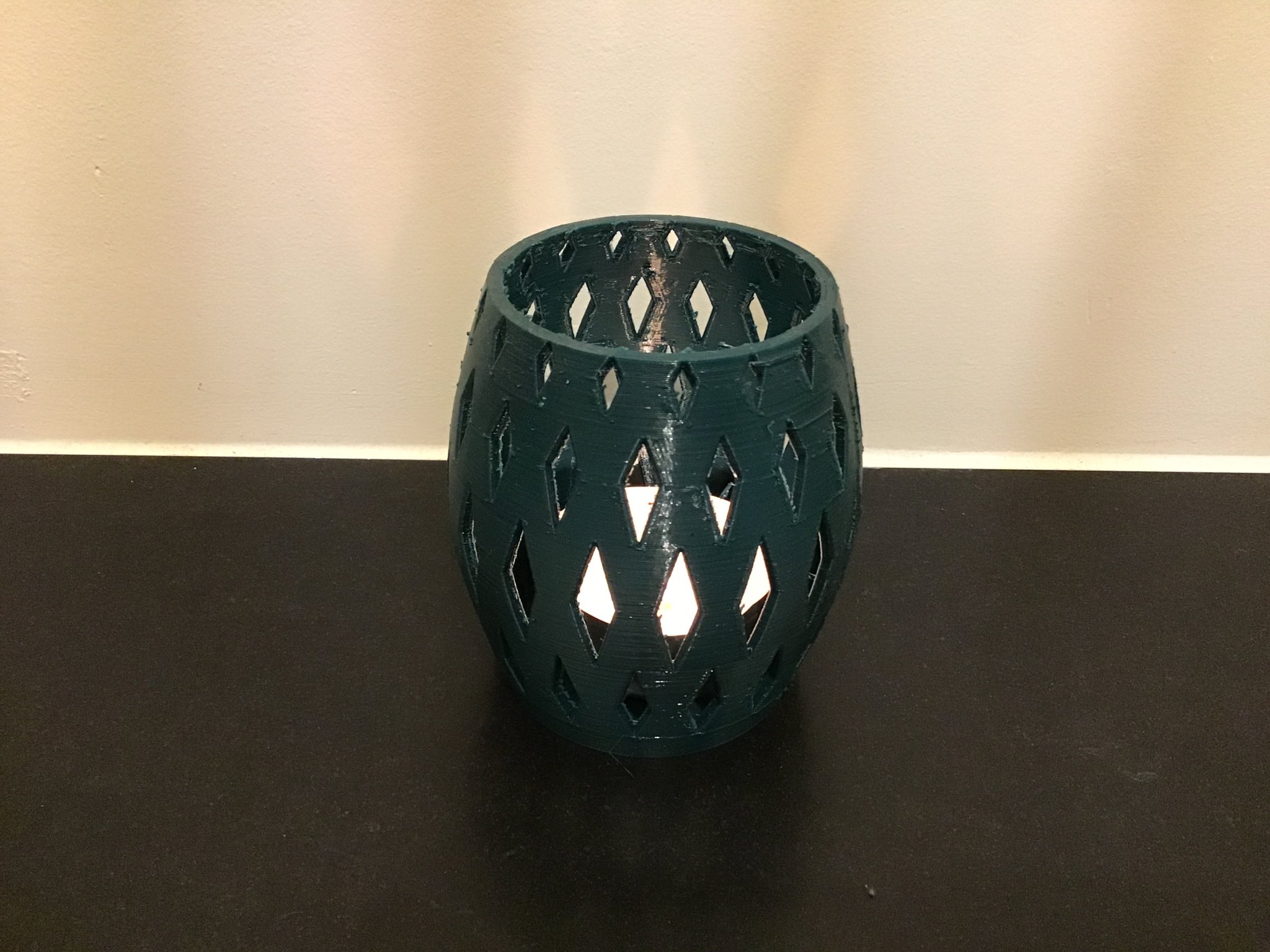 Giá đỡ nến với hiệu ứng ánh sáng độc đáo