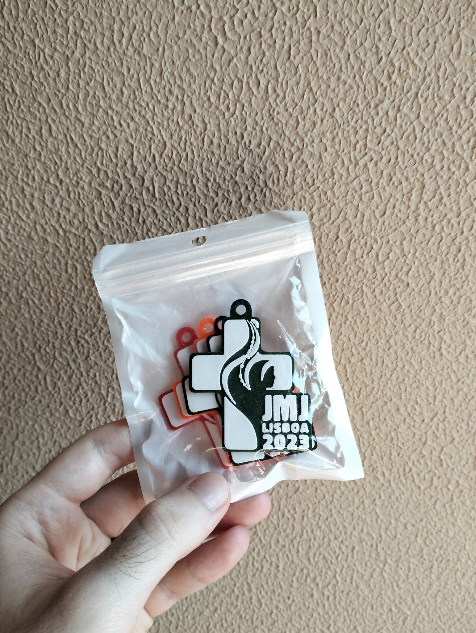 Móc khóa kỷ niệm Ngày Giới trẻ Thế giới 2023 tại Lisboa