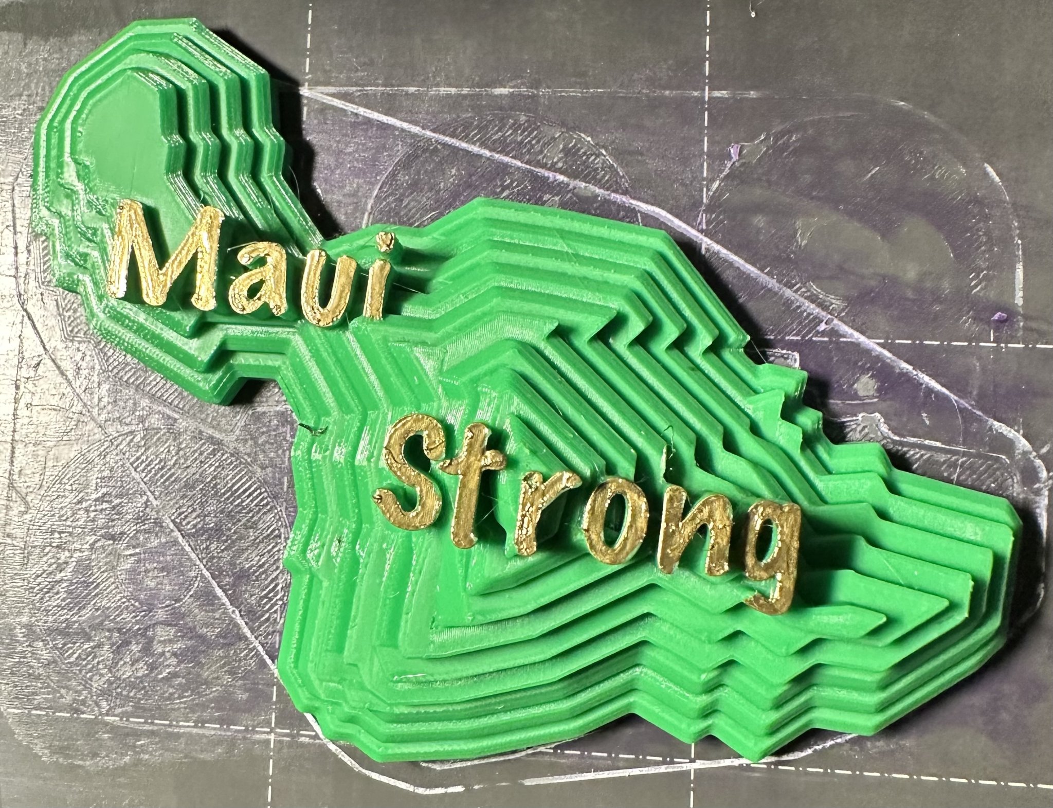 Trọng lượng giấy Maui Strong tưởng niệm nạn nhân vụ cháy La...