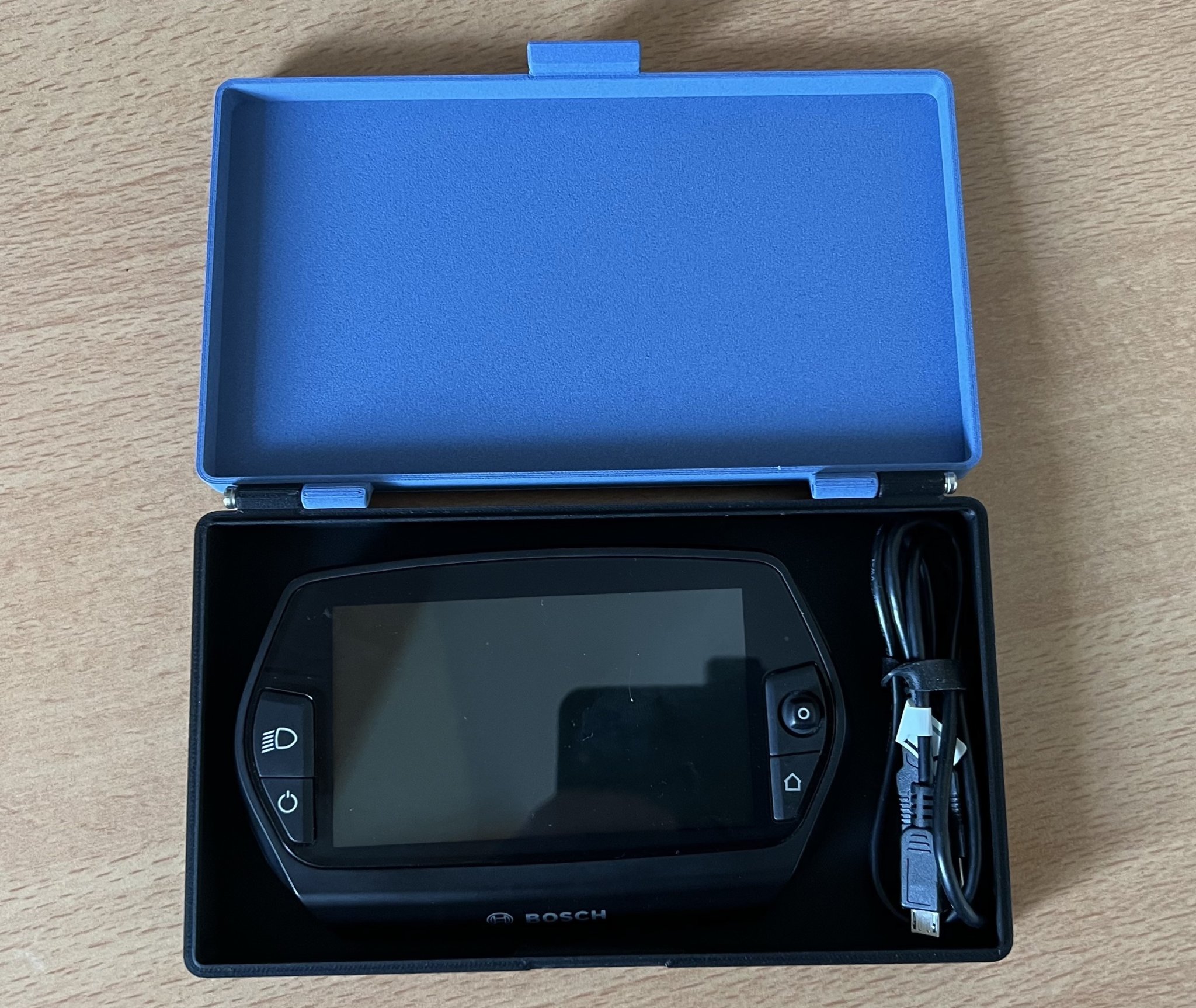 Hộp lưu trữ Nyon Bosch (Ebike) với cáp sạc USB